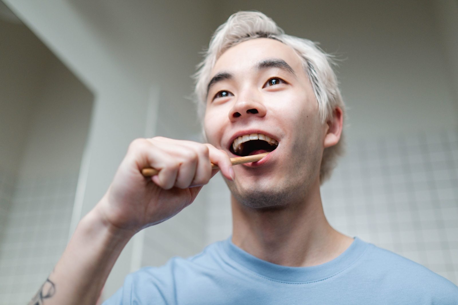 Berus gigi dan alat pembersih untuk penjagaan braces harian