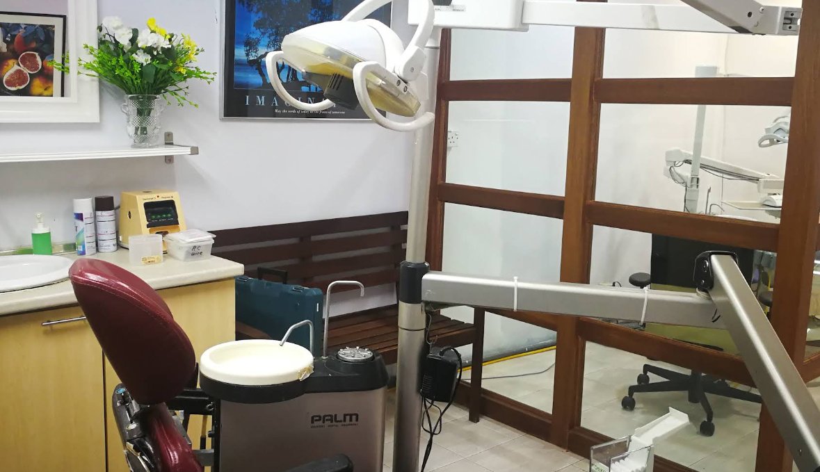 Bilik rawatan di Klinik Pergigian Hazwan & Alia, Taman Permata / Treatment room at Klinik Pergigian Hazwan & Alia, Taman Permata